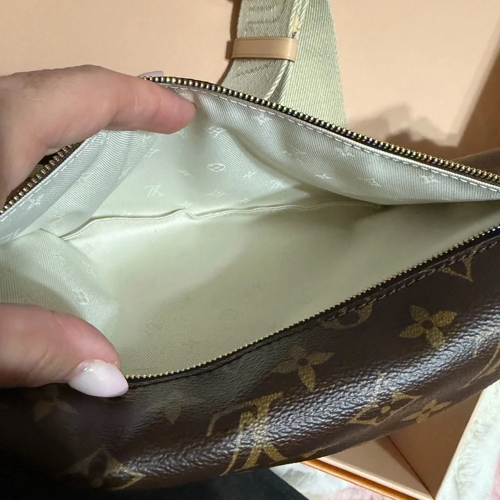 Louis Vuitton Brown and Tan Monogram High Rise Bumbag - Picture 8 of 10